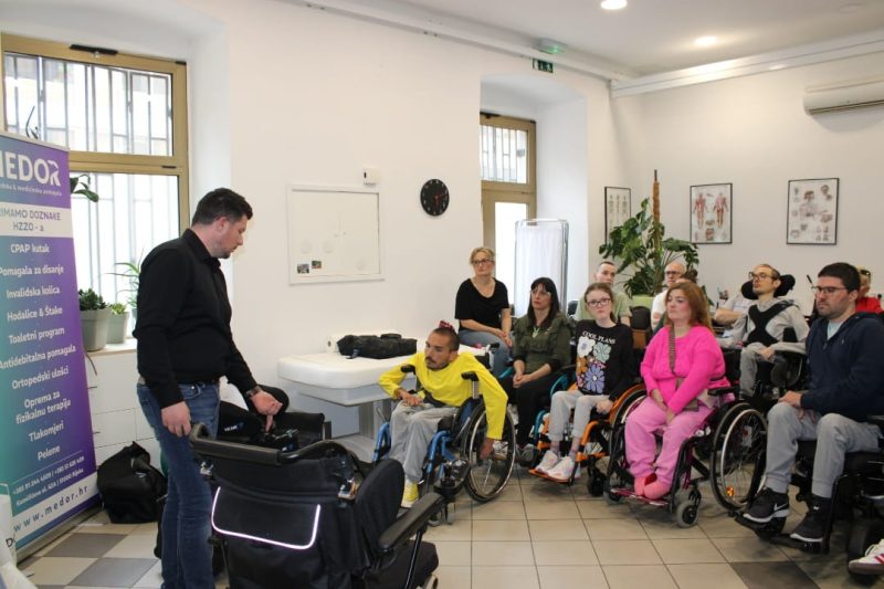 Informativno-predavanje-o-suvremenim-ortopedskim-i-medicinskim-pomagalima-uomd-rijeka-3