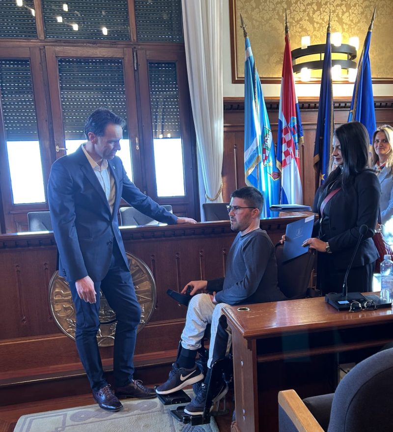 Sudjelovanje-na-potpisivanju-ugovora-u-Gradu-Opatiji-uomd-rijeka