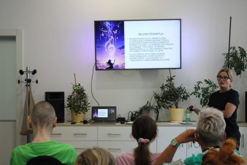 Sesta-edukacija-programa-Podrska-za-snagu-posvecena-terapijskim-ucincima-glazbe-uomd-rijeka-1
