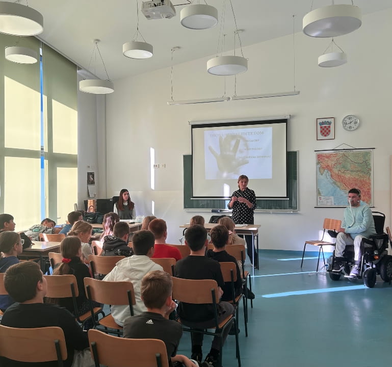 Interaktivne radionice u OŠ Čavle Kroz život zajedno uomd rijeka